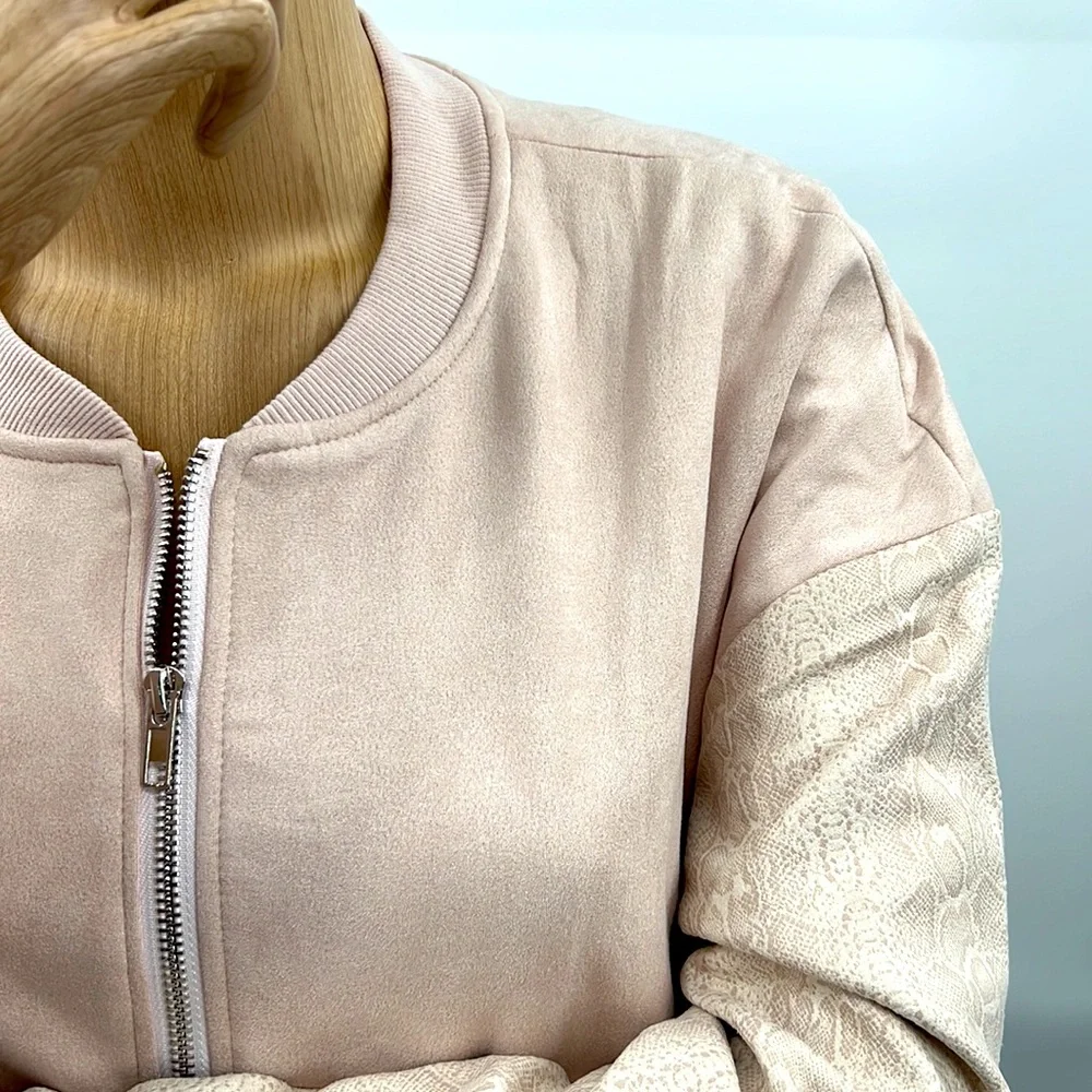 🆕Pink Bomber Jacket Snakeskin Sleeve Print New Blush Hem& Thread-Anthropologie - Picture 15 of 15